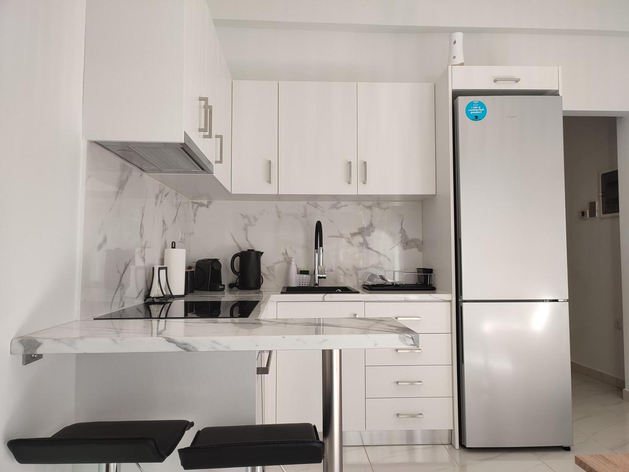 Elegant & Modern Apartment Near To Athens Riviera بيرايوس المظهر الخارجي الصورة