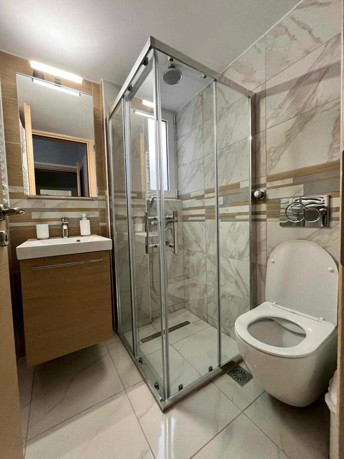 Elegant & Modern Apartment Near To Athens Riviera بيرايوس المظهر الخارجي الصورة